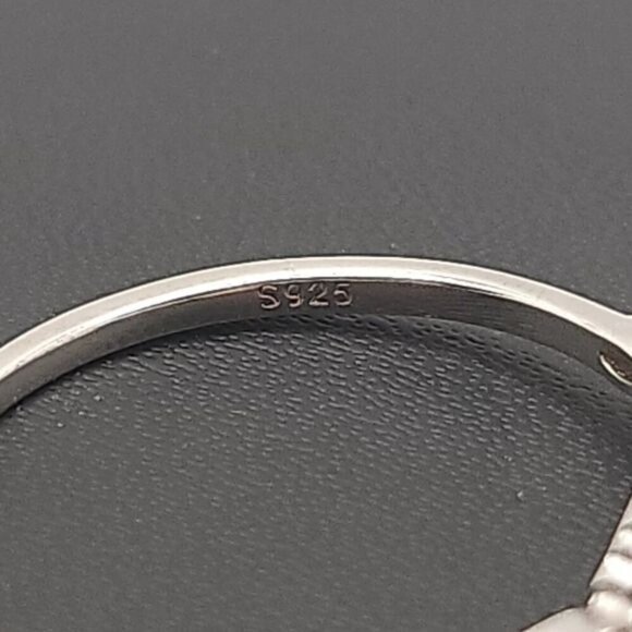 Sterling Silver Heart Shaped Ring With Fuchsia Stones Size 9 (NWOT) - Picture 3 of 4